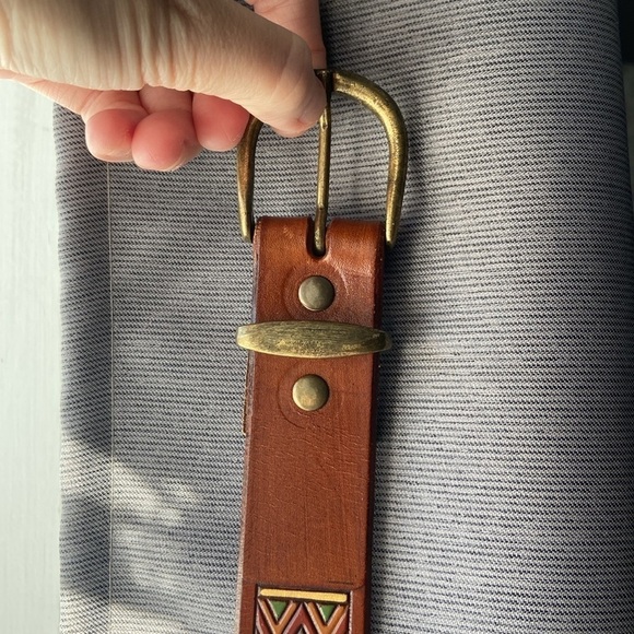 Women’s PIERO brown with hand painted carved Ethnic patterns leather belt Sz 32 - Picture 4 of 15